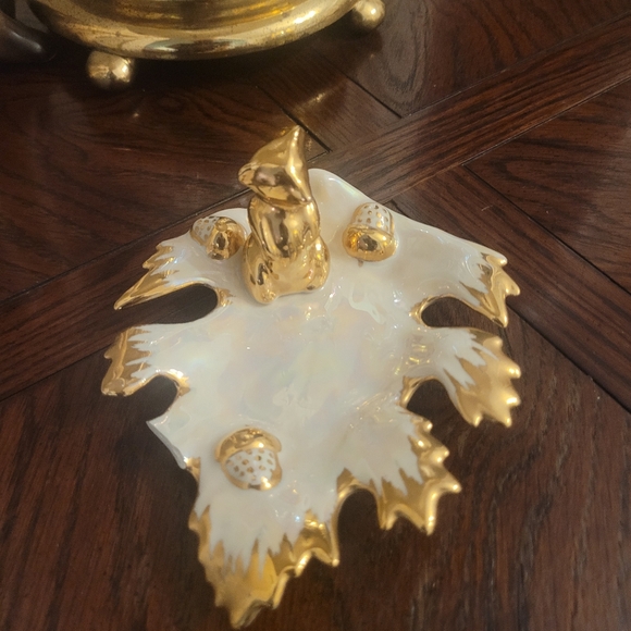 Vintage Holley Ross 22k Gold Leaf Trinket Dish Bear, and Acorns - Picture 3 of 5